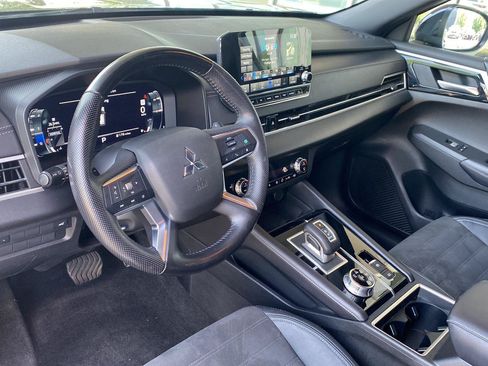 Used 2023 Mitsubishi Outlander SE Black Edition AWD/4WD image 18