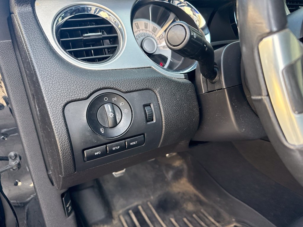 Used 2010 Ford Mustang GT RWD image 10