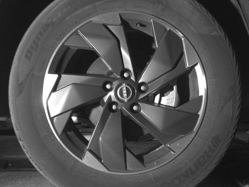 Used 2025 Nissan Rogue SV AWD/4WD image 15