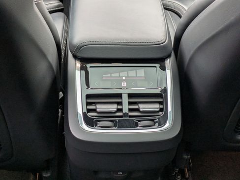 Certified 2023 Volvo XC60 B6 Ultimate w/ Protection Package Premier image 28