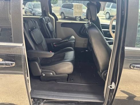 Used 2018 Dodge Grand Caravan SXT FWD image 5