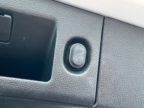 Used 2020 Cadillac Escalade ESV Premium Luxury image 39