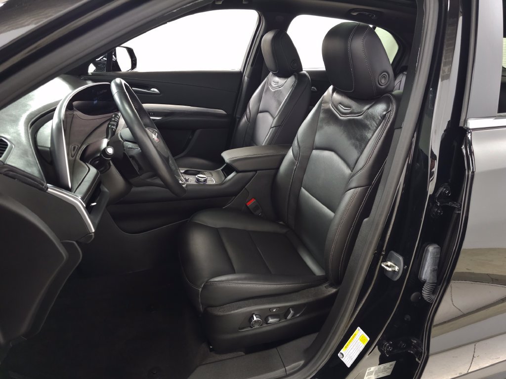 Used 2024 Cadillac XT4 Premium Luxury AWD/4WD image 17