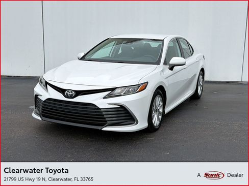 Used 2021 Toyota Camry LE w/ Carpet Mat Package (TMS) FWD image 1