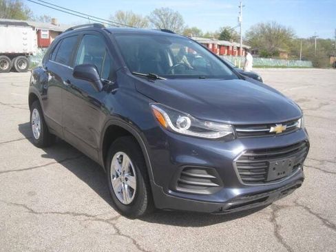 Used 2018 Chevrolet Trax LT w/ LT Convenience Package AWD/4WD image 3