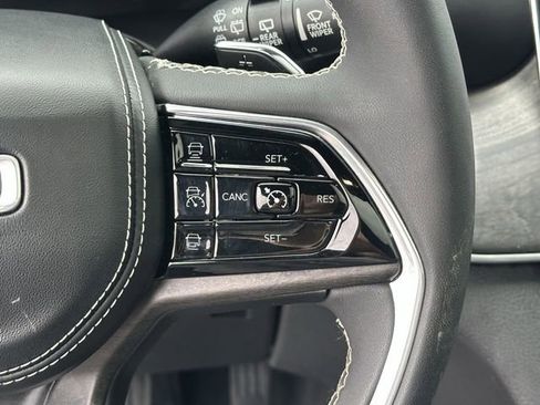 Used 2023 Jeep Grand Cherokee L Overland w/ Luxury Tech Group IV image 14