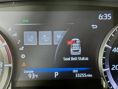 Used 2023 Toyota Highlander L image 15