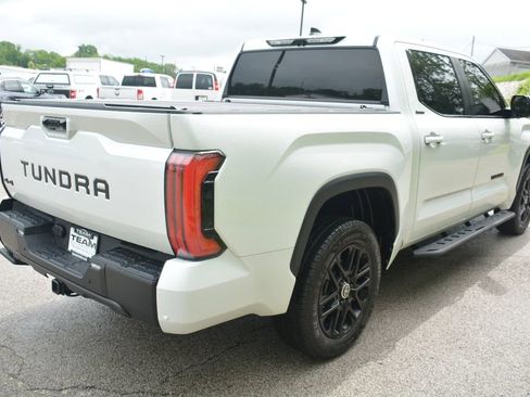 Used 2024 Toyota Tundra Limited AWD/4WD image 5