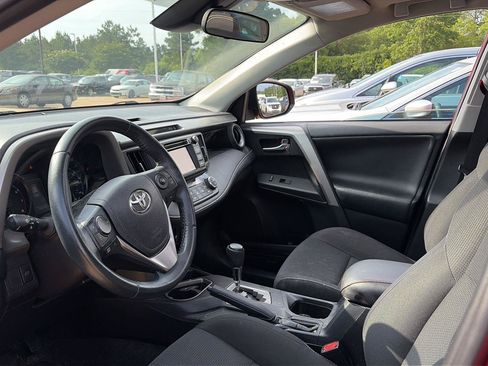 Used 2017 Toyota RAV4 XLE FWD image 4