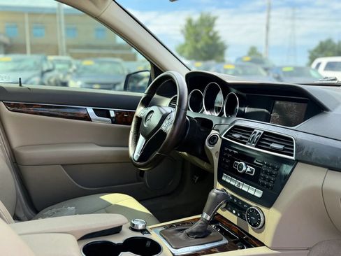 Used 2013 Mercedes-Benz C 250 Sedan image 40