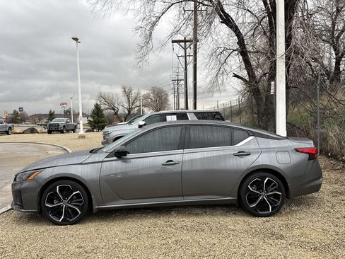 Used 2023 Nissan Altima 2.5 SR image 5