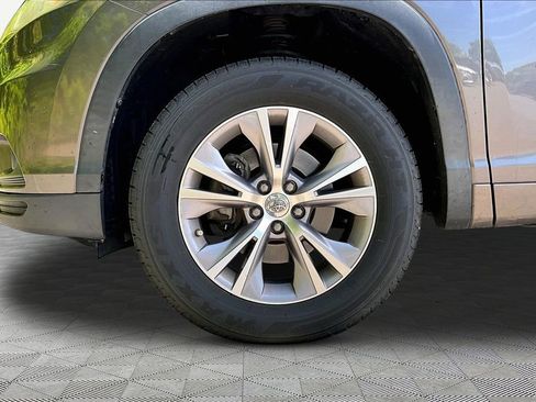 Used 2014 Toyota Highlander XLE image 23