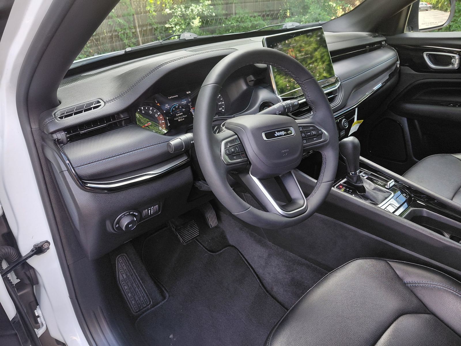 Used 2026 Jeep Compass Limited AWD/4WD image 18