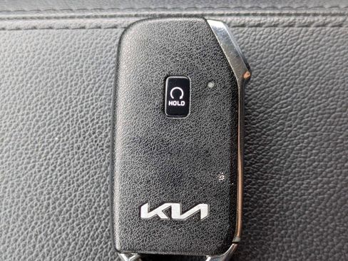 Used 2025 Kia Sportage EX FWD image 38