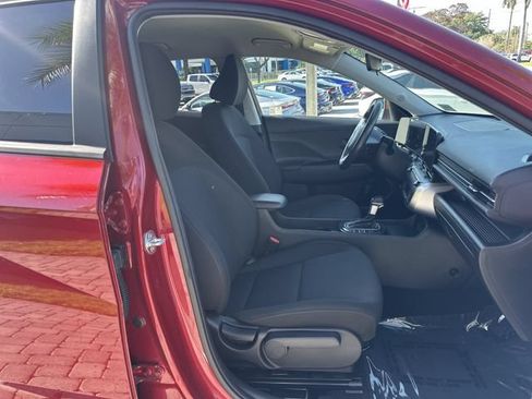 Used 2025 Hyundai Kona SEL FWD image 29