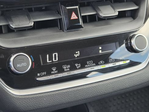 Used 2023 Toyota Corolla LE w/ LE Convenience Package FWD image 20