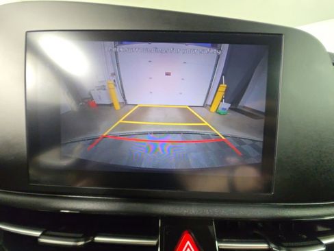Used 2023 Kia Niro LX FWD image 17