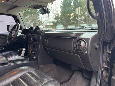 Used 2005 HUMMER H2 w/ Preferred Equipment Group image 20