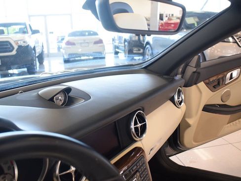 Used 2016 Mercedes-Benz SLK 300 image 36