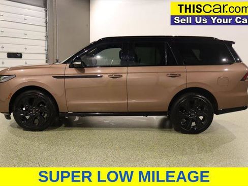 Used 2025 Lincoln Navigator Black Label AWD/4WD image 4