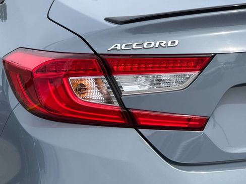 Used 2022 Honda Accord Sport image 12