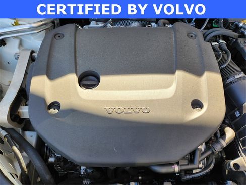 Used 2025 Volvo XC90 B6 Core w/ Protection Package Premier image 9