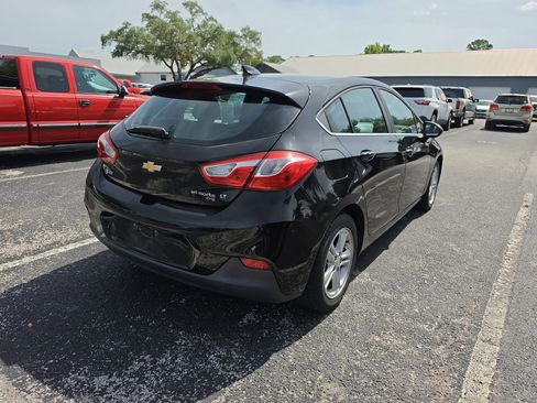 Used 2017 Chevrolet Cruze LT w/ Convenience Package FWD image 3