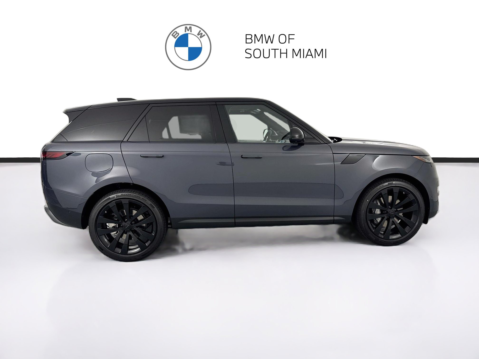 Used 2026 Land Rover Range Rover Sport SE AWD/4WD image 4