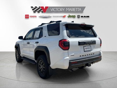 Used 2025 Toyota 4Runner SR5 AWD/4WD image 3