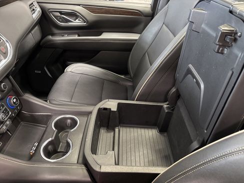 Used 2023 Chevrolet Suburban Premier w/ Premium Package image 27