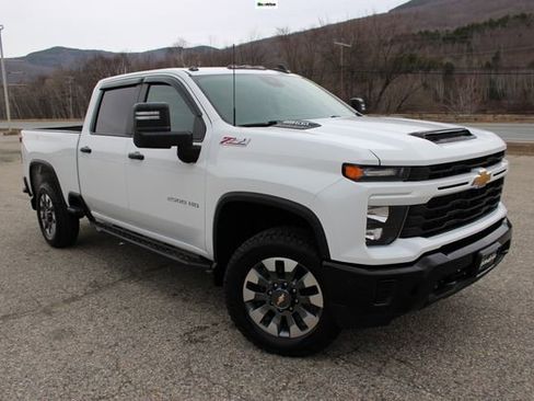 Used 2024 Chevrolet Silverado 2500 Custom w/ Custom Value Package image 1
