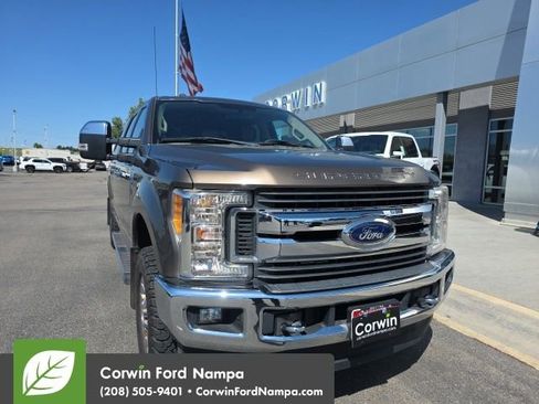 Used 2017 Ford F250 XLT w/ XLT Premium Package AWD/4WD image 1