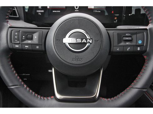 Certified 2025 Nissan Kicks SR FWD image 18