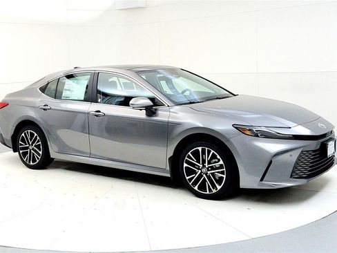 New 2026 Toyota Camry XLE image 7