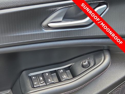 Used 2024 Jeep Grand Cherokee Altitude AWD/4WD image 13