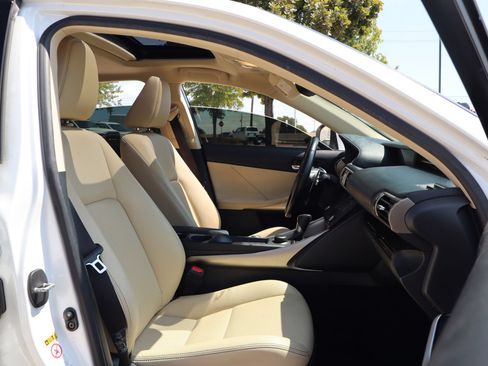 Used 2015 Lexus IS 250 RWD image 30