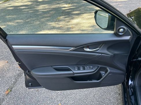 Used 2016 Honda Civic Touring image 13