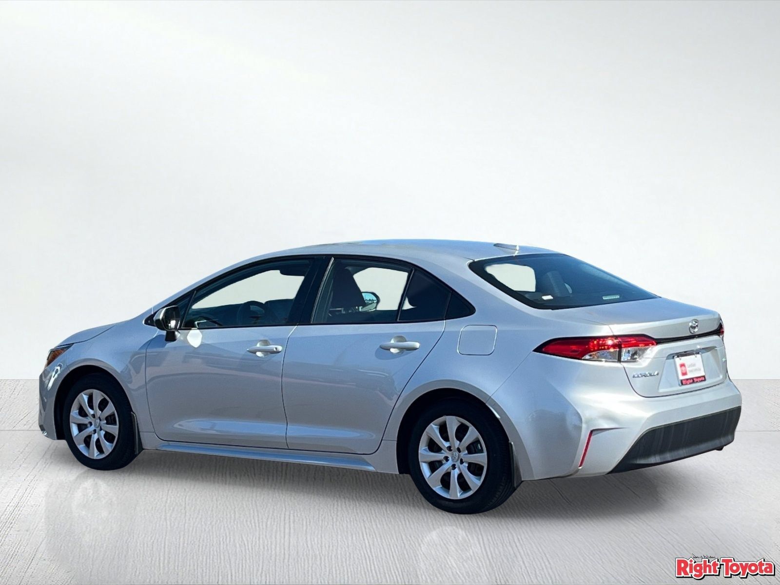 Certified 2025 Toyota Corolla LE FWD image 5