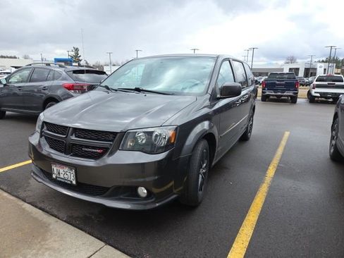 Used 2015 Dodge Grand Caravan SXT image 2