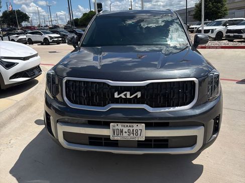Certified 2024 Kia Telluride EX w/ EX Captain's Chair Package FWD image 8