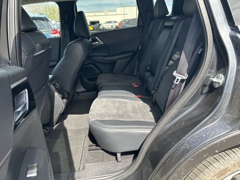 Used 2024 Mitsubishi Outlander SE image 9