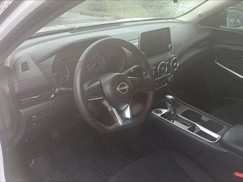 Used 2024 Nissan Sentra SR FWD image 5