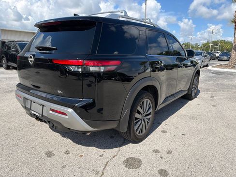 Certified 2025 Nissan Pathfinder SL w/ SL Premium Package FWD image 4