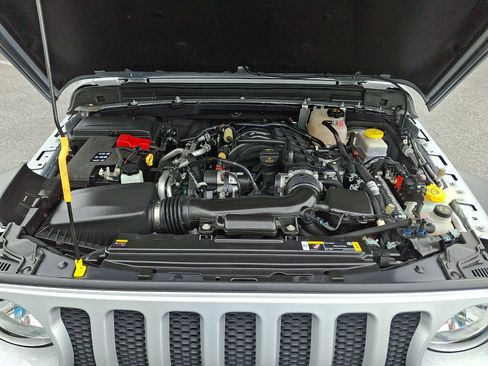 Used 2023 Jeep Wrangler Sport AWD/4WD image 29