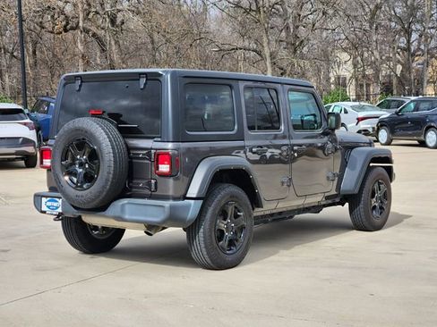 Used 2022 Jeep Wrangler Unlimited Sport image 7