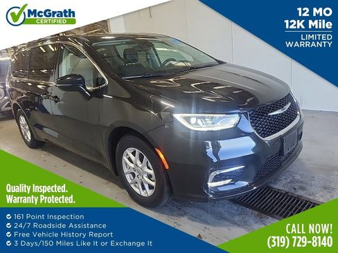 Used 2024 Chrysler Pacifica Touring-L image 1