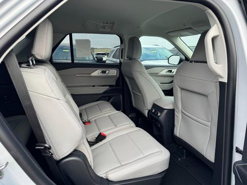 New 2026 Ford Explorer Active w/ Active Comfort Package image 6