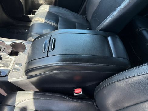 Used 2018 Toyota Highlander SE w/ Carpet Mat Package (TMS) AWD/4WD image 14