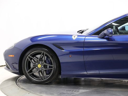 Used 2017 Ferrari California T image 10