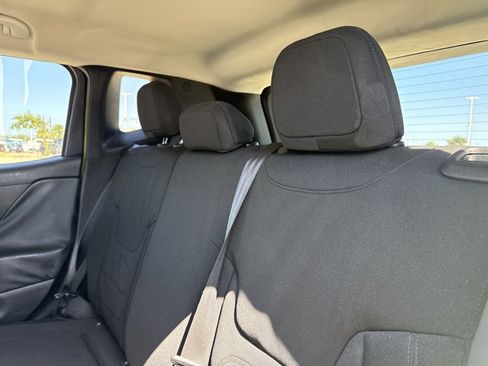 Used 2017 Jeep Renegade Altitude FWD image 15